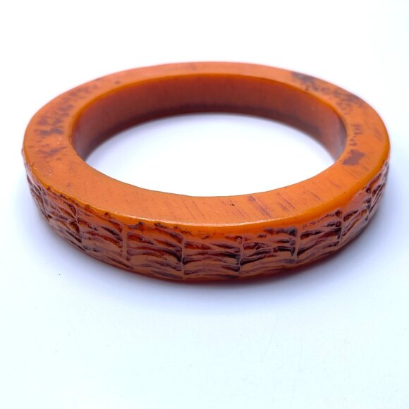 Vintage Orange Crush Bangle Pairing — Carved Resin & Smooth Lucite Bangles - Picture 9 of 12